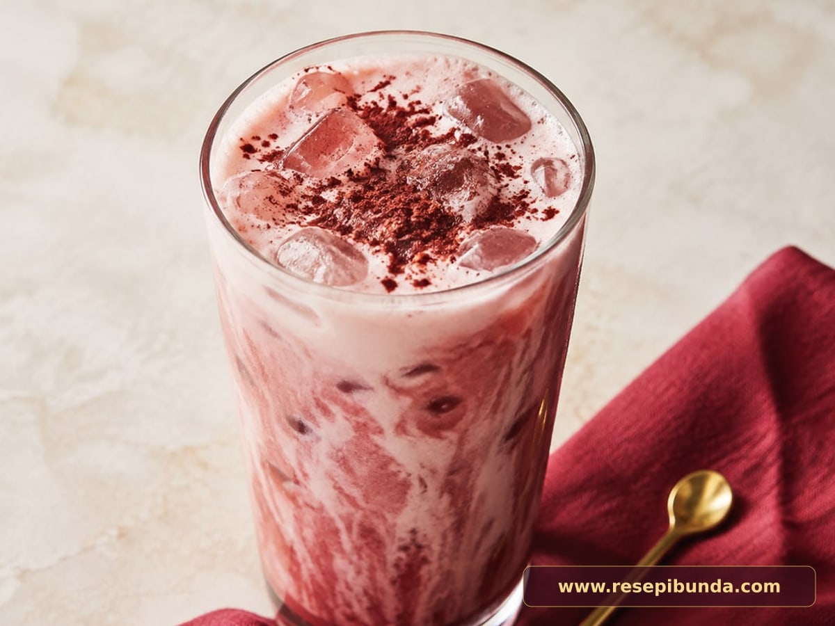 Hidangan Red Velvet Latte